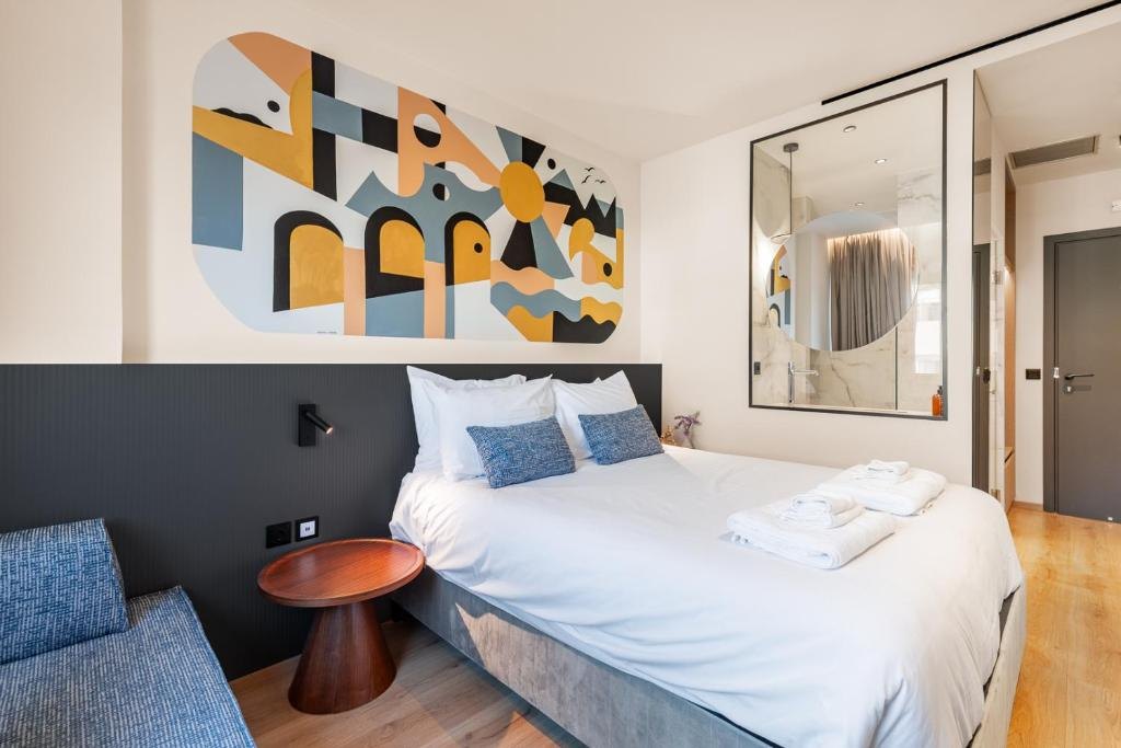 Deluxe Suite, μπλε παλέτα